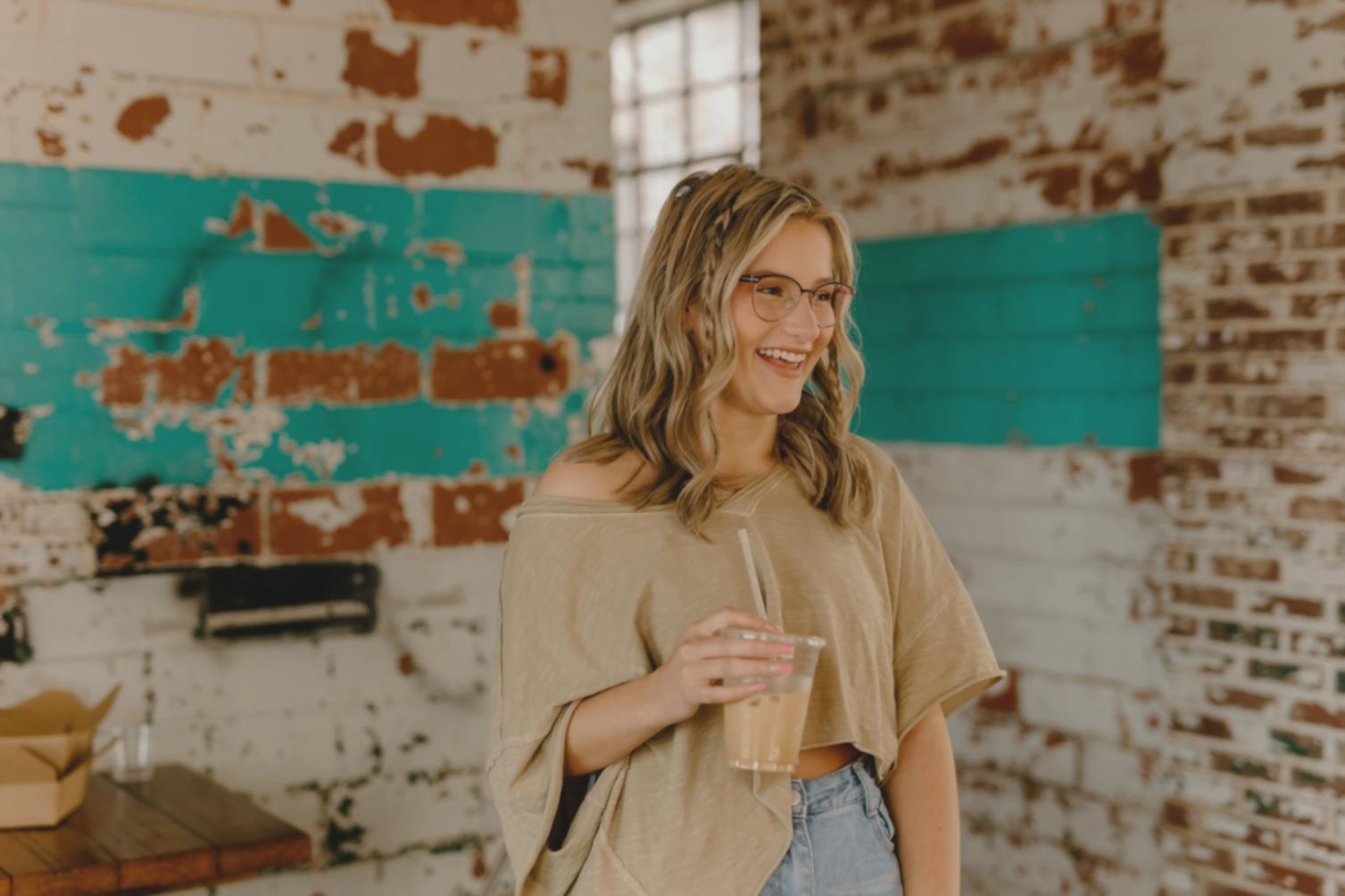 Analyse chromatique en cours avec différentes nuances de rouge à lèvres